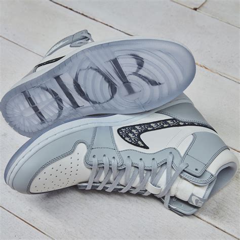 nike dior's price.